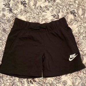 Nike girls shorts black